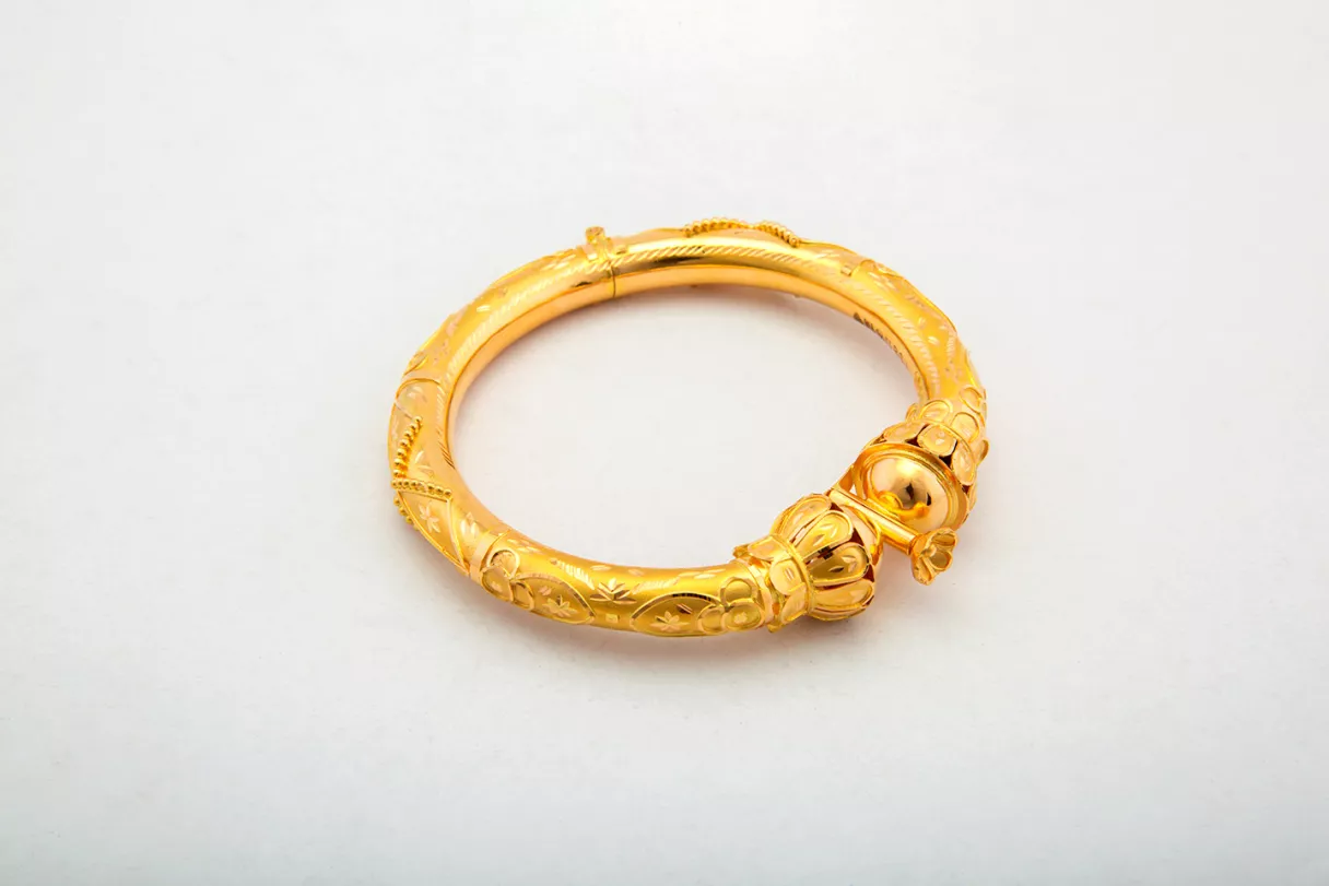 Gold ring